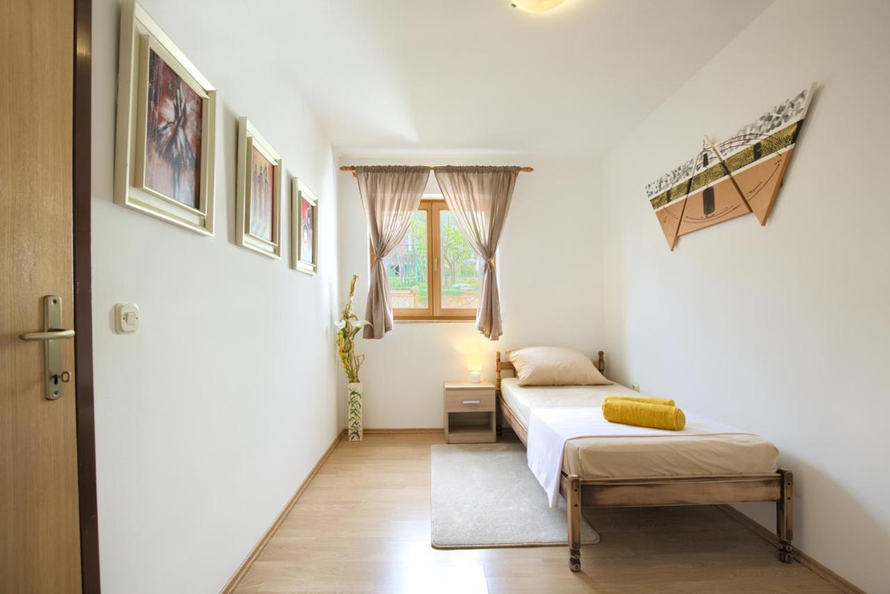 Апартаменты Apartman Andi Пула Экстерьер фото